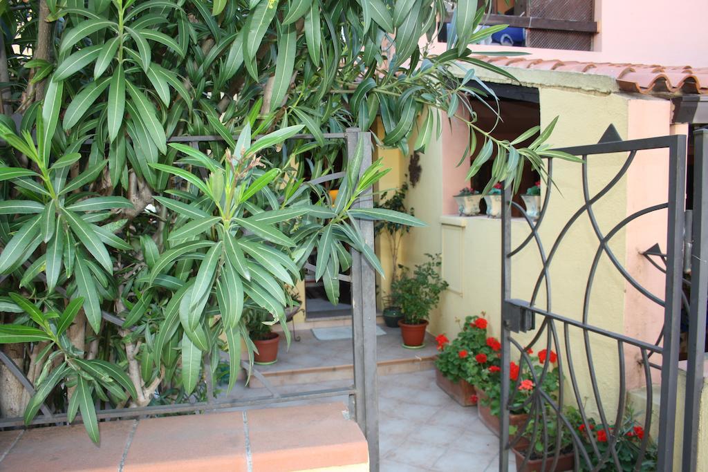 Guesthouse Nuvole Olbia Exterior foto
