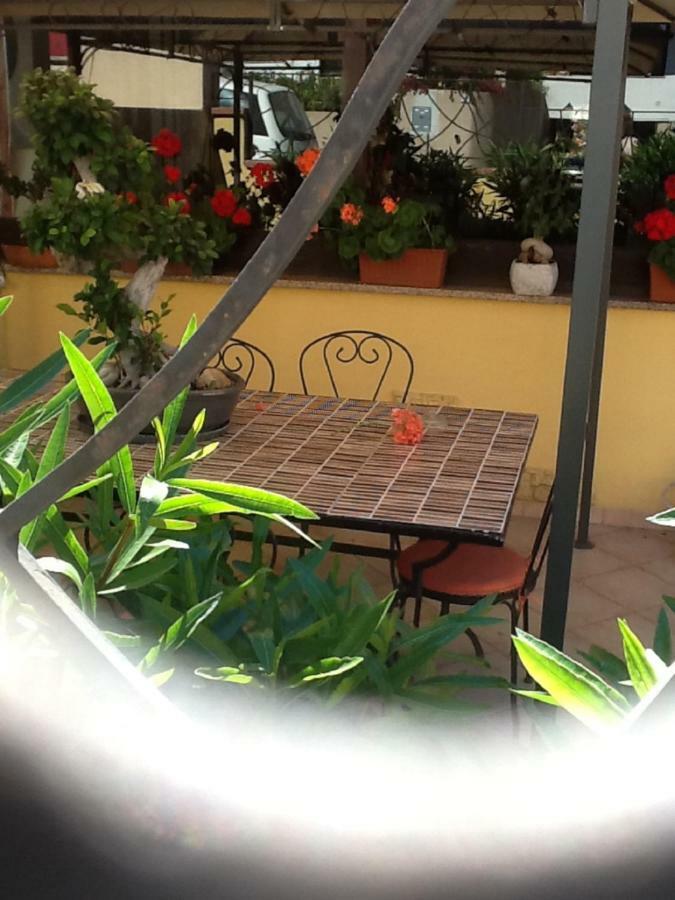 Guesthouse Nuvole Olbia Exterior foto