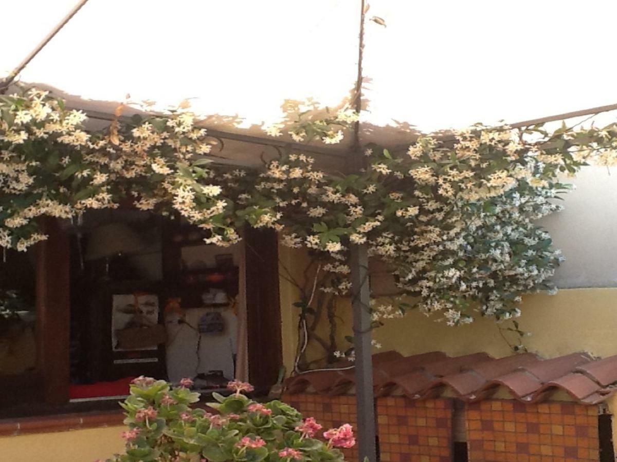 Guesthouse Nuvole Olbia Exterior foto