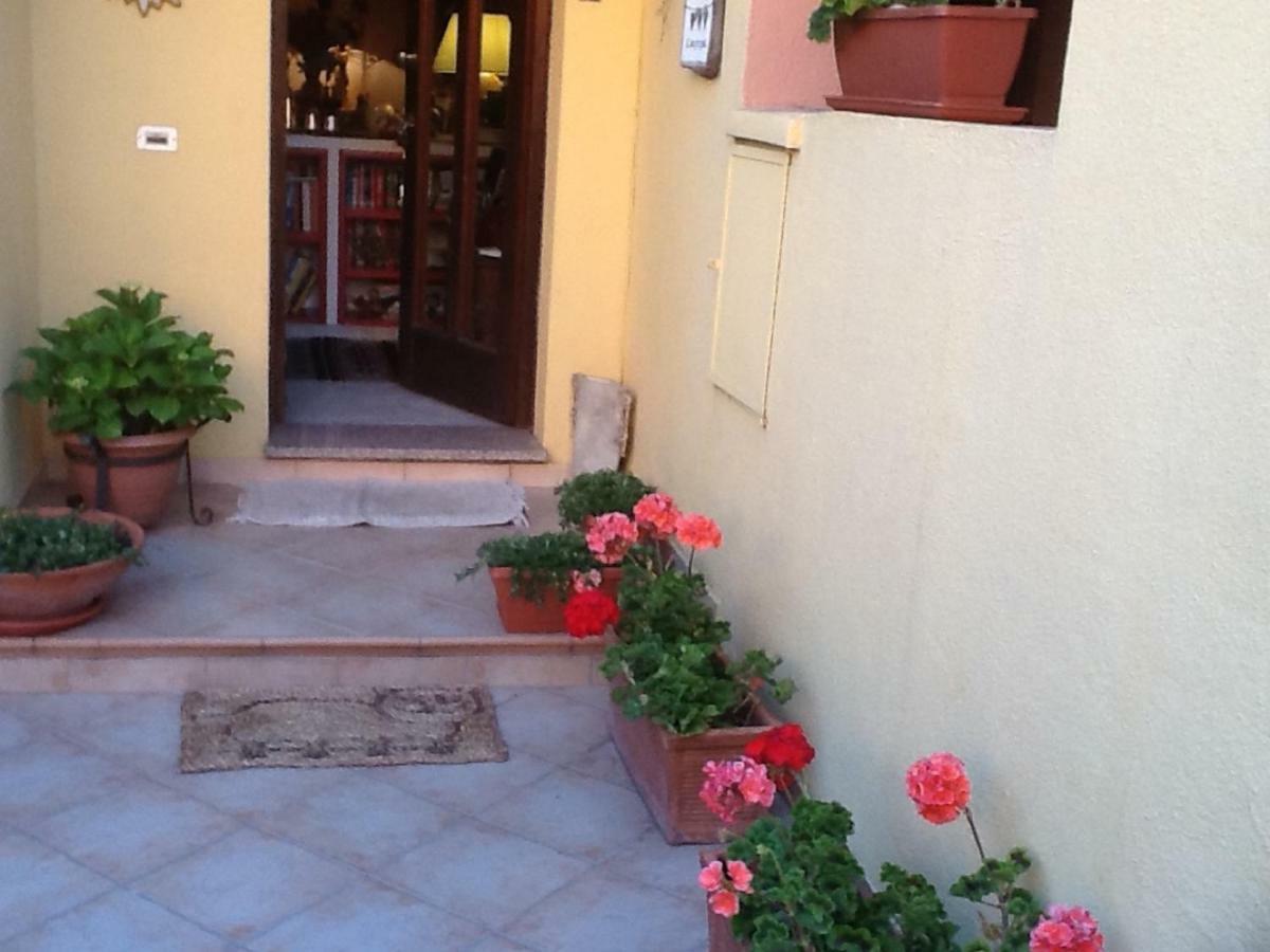 Guesthouse Nuvole Olbia Exterior foto